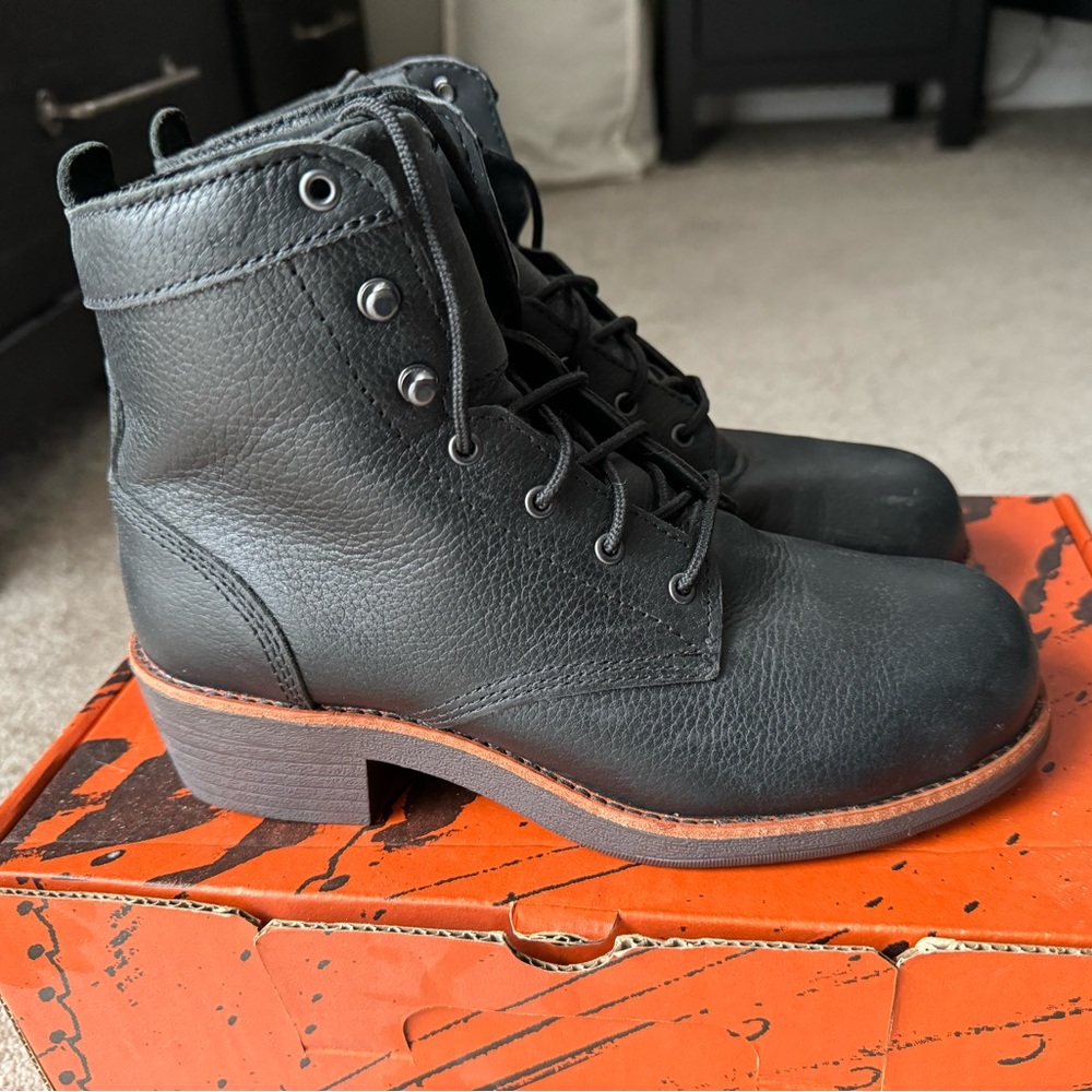 Red Wing Women’s Steel Toe Chukka Boot